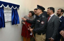 KARACHI, PAKISTAN, MAR 18: Inspector General of Sindh Police, Allah Dino Khawaja is  unveiling the plaque during inauguration ceremony of School of Investigation held at Police  Training College Saeedabad in Karachi on Sunday, March 18, 2018. (PPI Images).