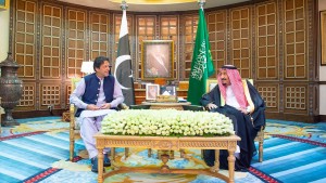 Saudi Arabia's King Salman meets with Pakistani Prime Minister Imran Khan in Riyadh, Saudi Arabia, October 15, 2019.  Bandar Algaloud/Courtesy of Saudi Royal Court/Handout via REUTERS ATTENTION EDITORS - THIS IMAGE WAS PROVIDED BY A THIRD PARTY. - RC1FB4090FF0