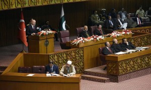 Turkish President Recep Tayyip Erdogan (top L) addresses the joint session of Pakistani Parliament in Islamabad on February 14, 2020. (Photo by STR / AFP)