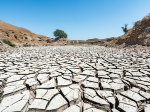 dry-riverbed-climate-change